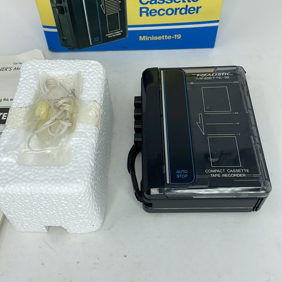 New Vintage Compact Cassette Recorder Portable Audio Tape Player with earbuds - Picture 9 of 13